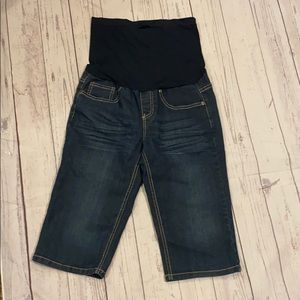 Maternity bermuda shorts